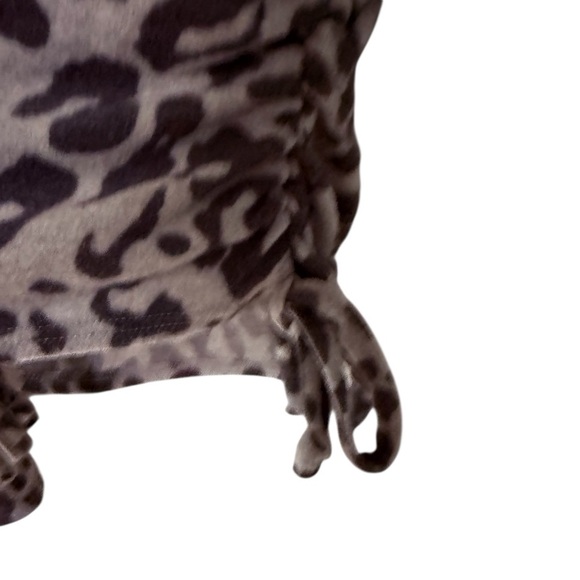 Soft comfortable animal print top long sleeves scoop neck side ruching w/ ties - Picture 6 of 8